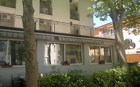 Blue Hotel